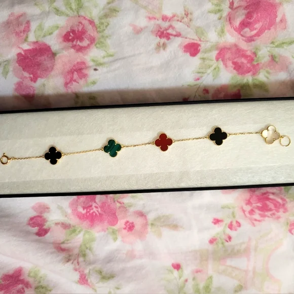 Chic Clover Charm Bracelet in Gold and Multi-Color - Picture 12 of 15